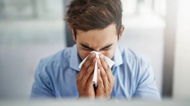 Tosse, raffreddore e influenza: come prevenire e curare i malanni invernali